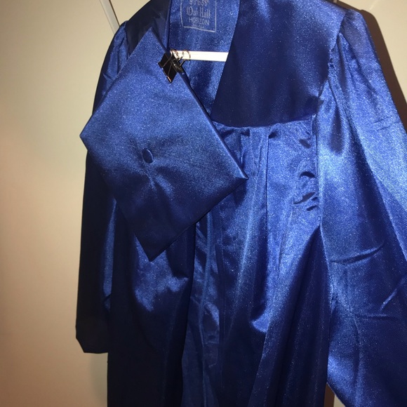 Royal blue cap and gown - Picture 2 of 3